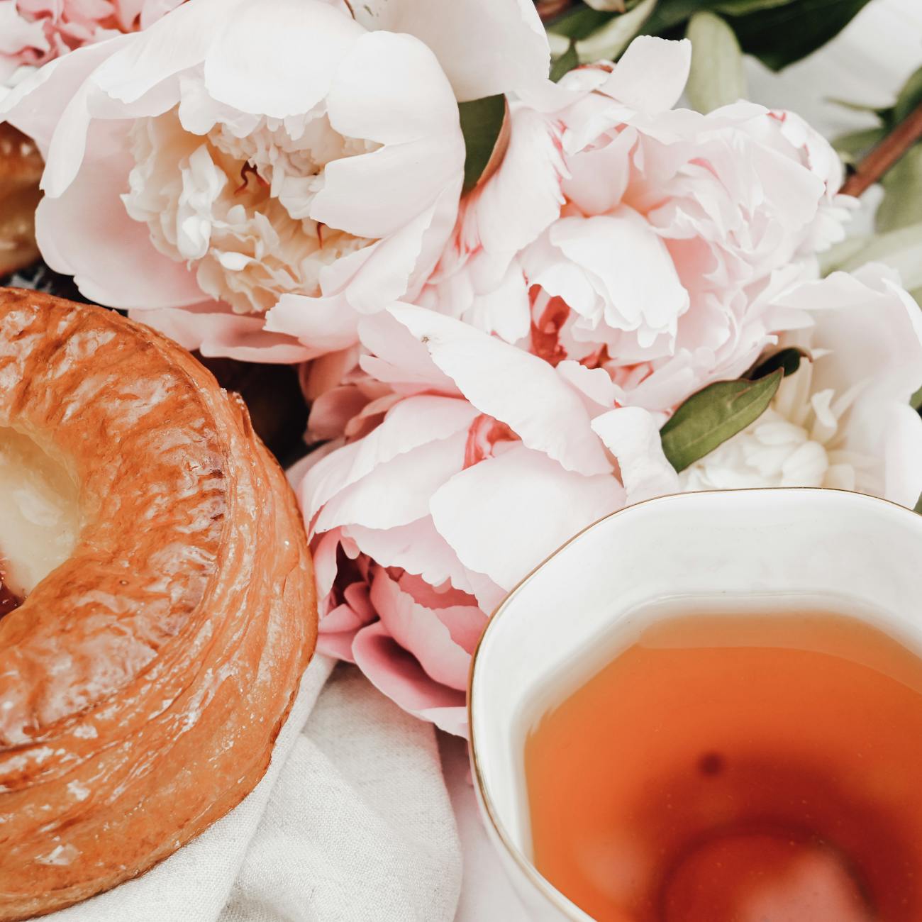 Why Japanese Tea Cups Have No Handles
