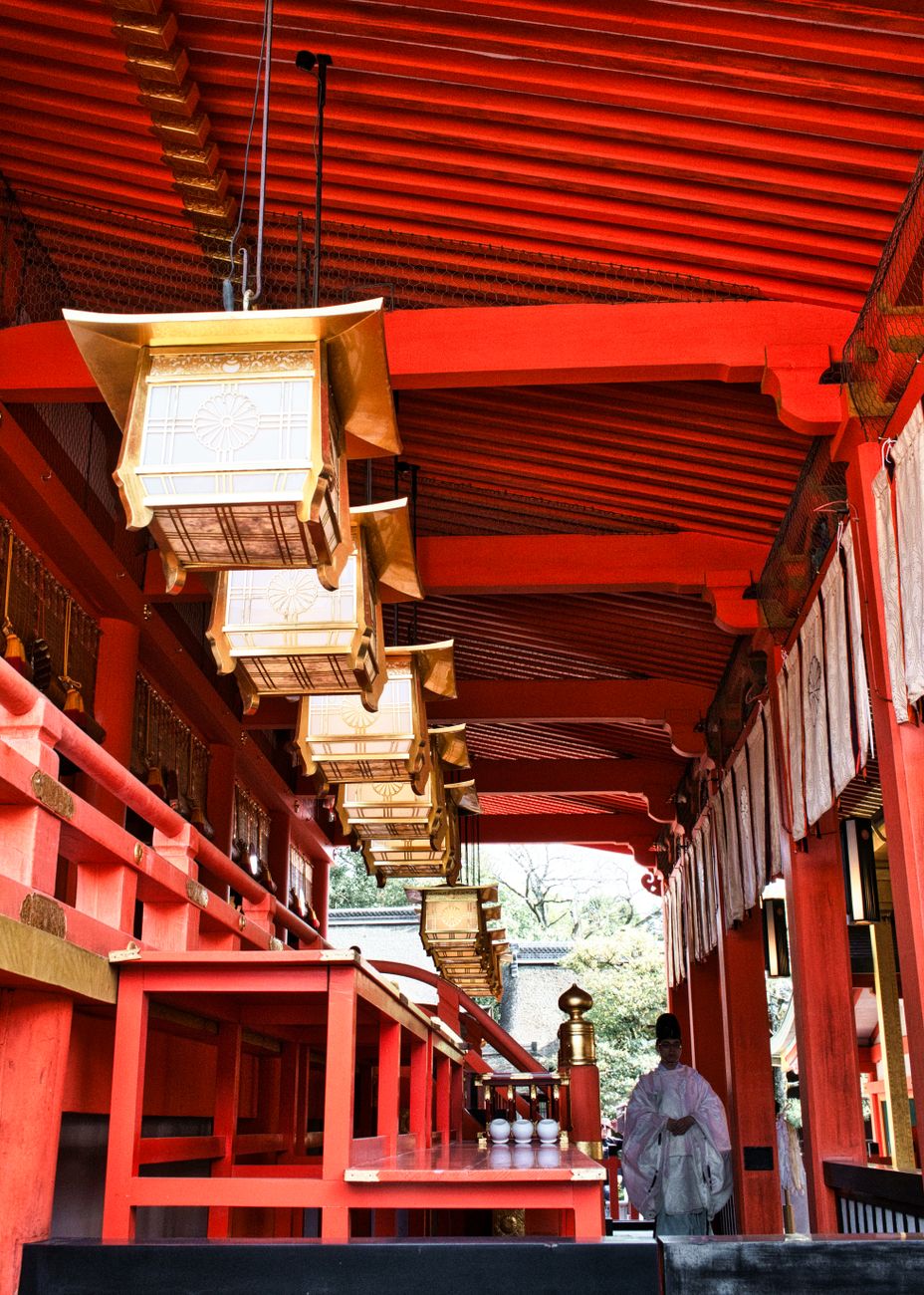 Close-up of interlocking wooden beams joined without nails using traditional Japanese joinery techniques at a temple structure.