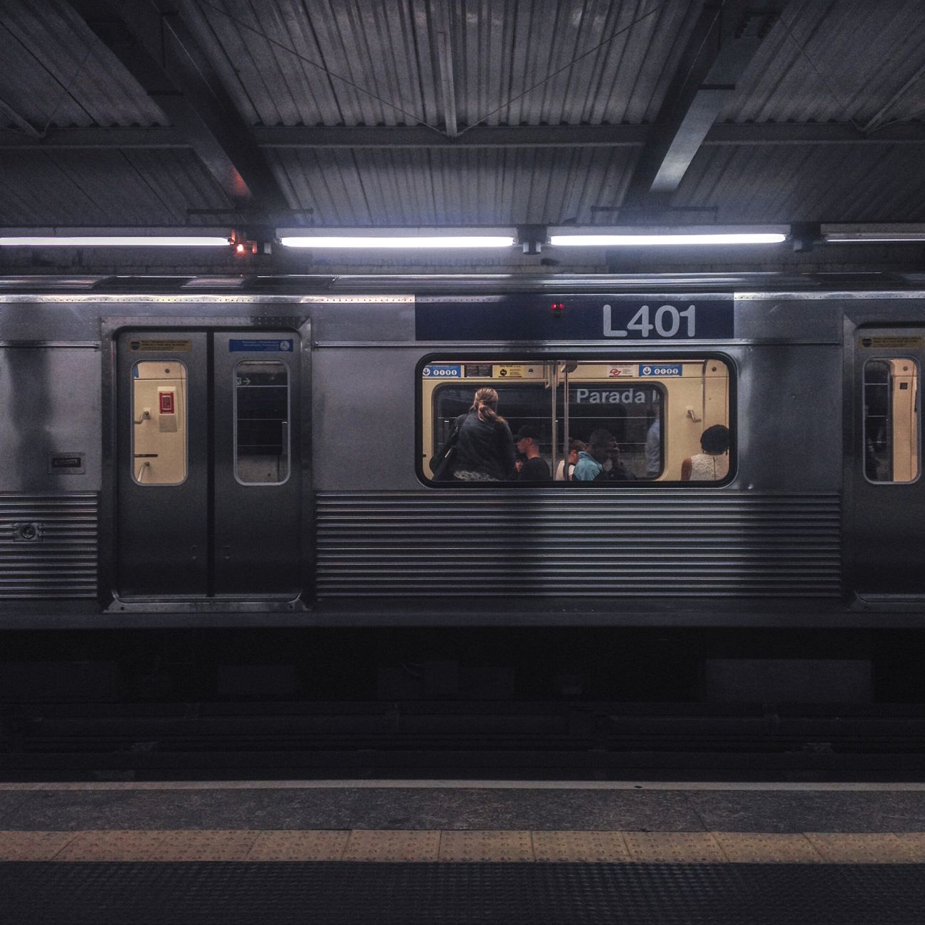 Why Japanese People Queue So Neatly at Train Station Platforms (And Everywhere Else)