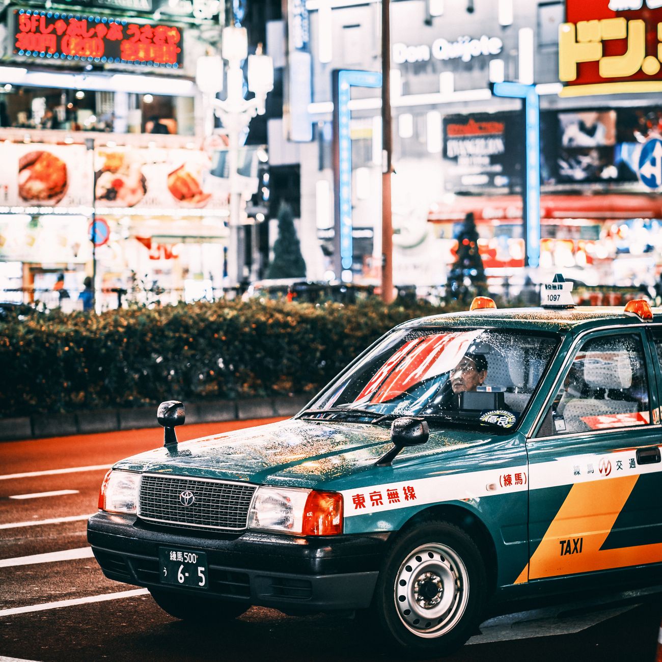 Why Do Tokyo Road Cars and Traffic Move on the Left? The History Behind Japan's Driving Side