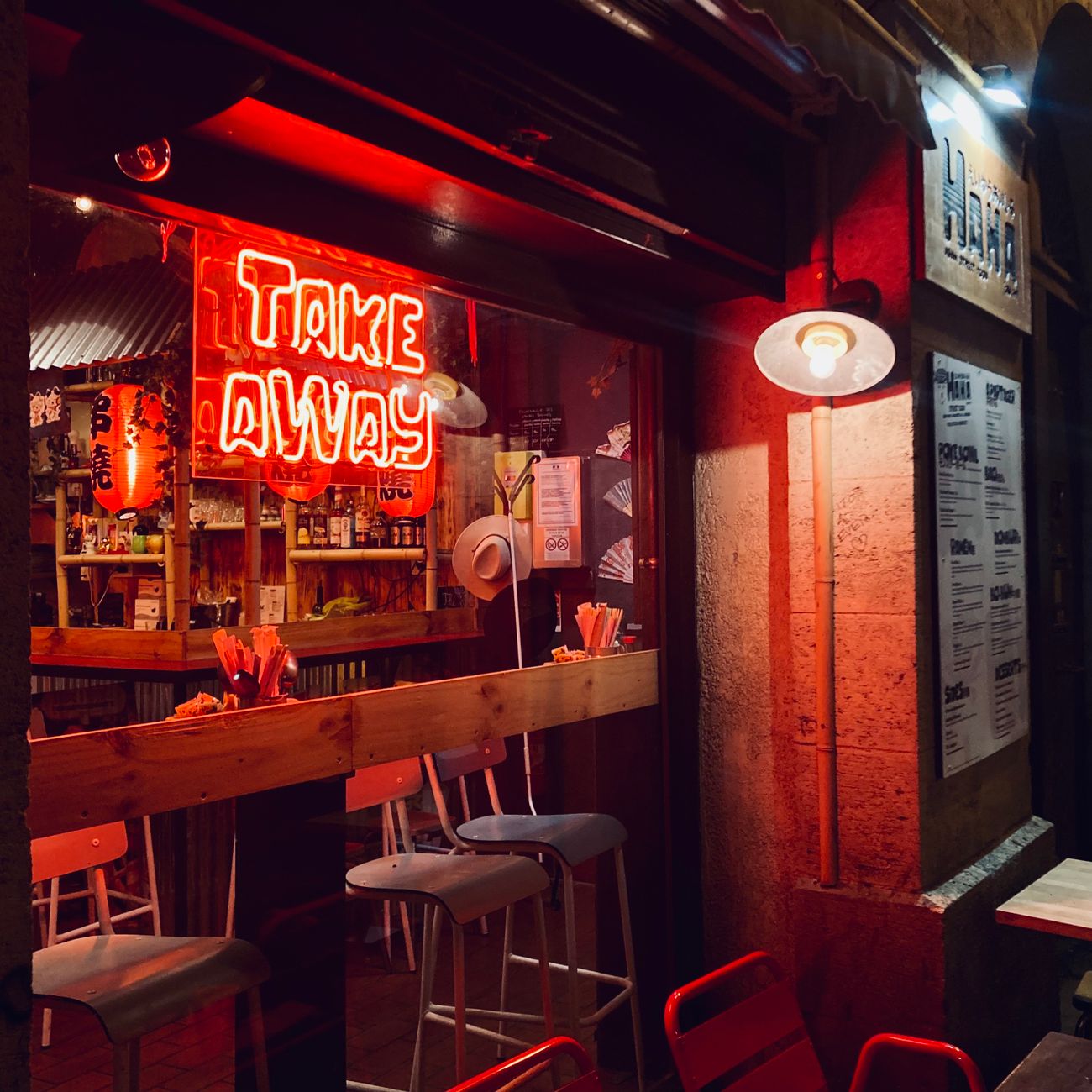 Why Japanese Ramen Shop Counters Use Ticket Vending Machines