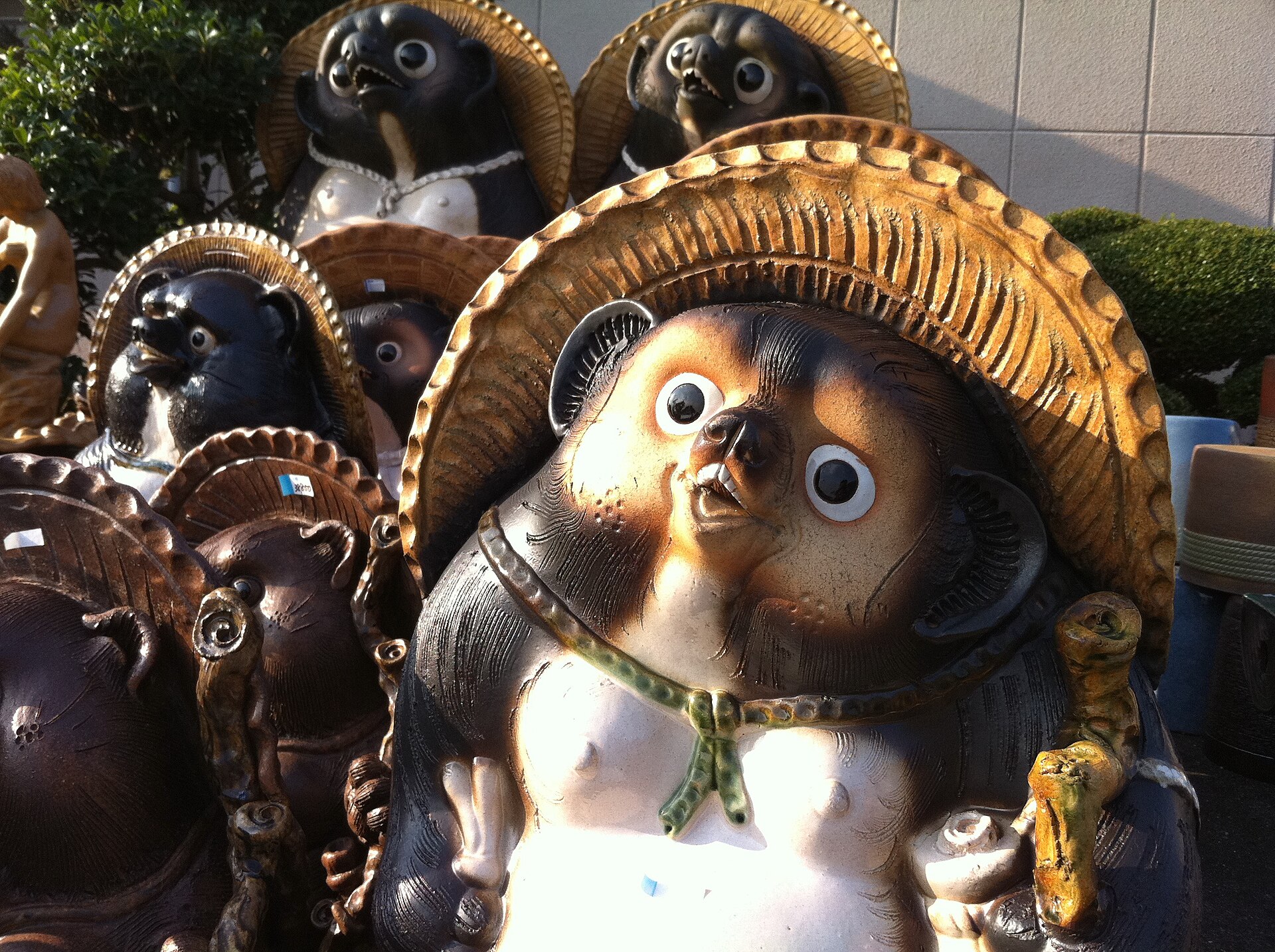 Shigaraki Ware: The Soul of Rough Clay and the Story Behind Japan's Smiling Tanuki