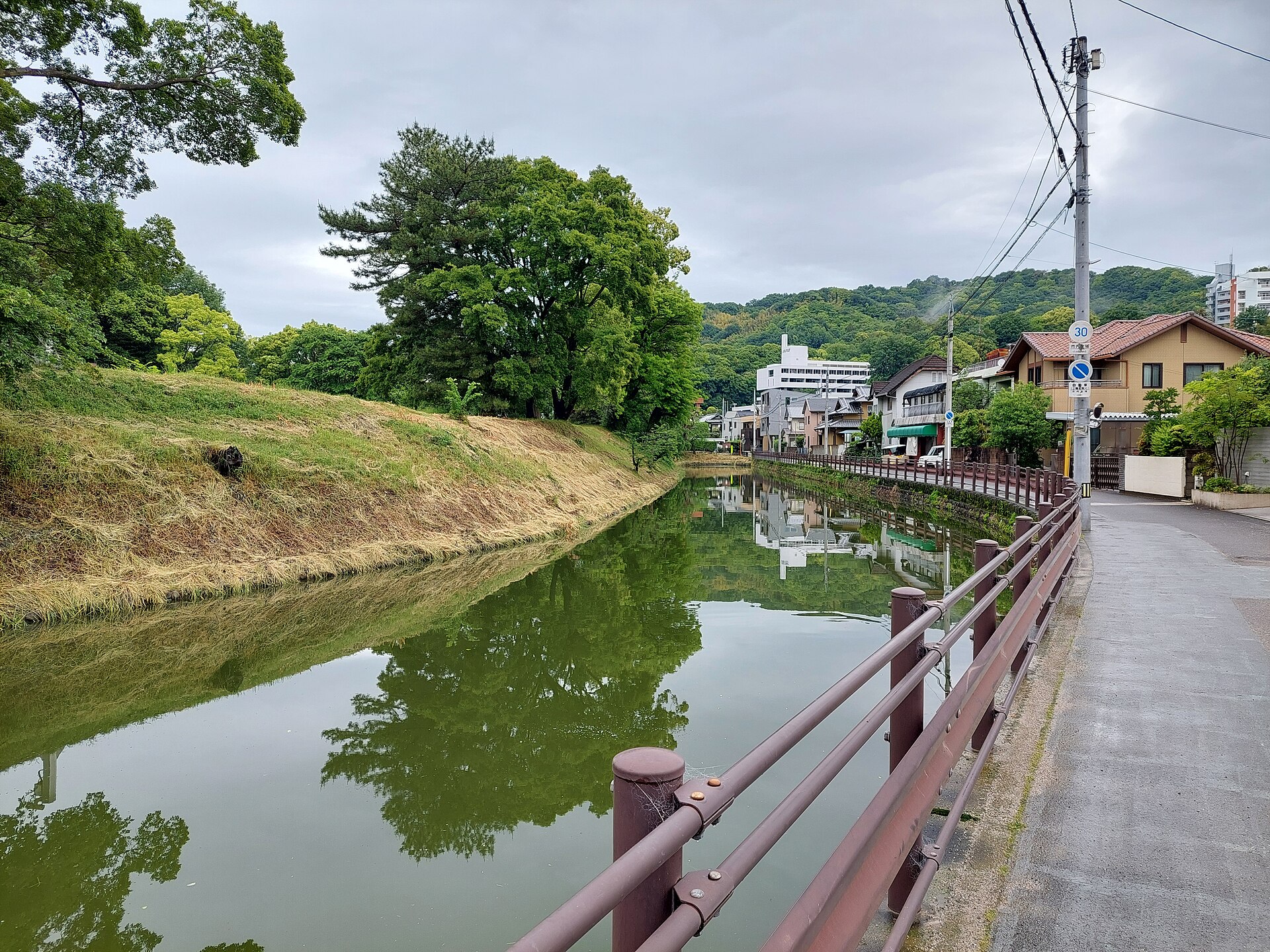Dōgo Park (Yuzuki Castle)