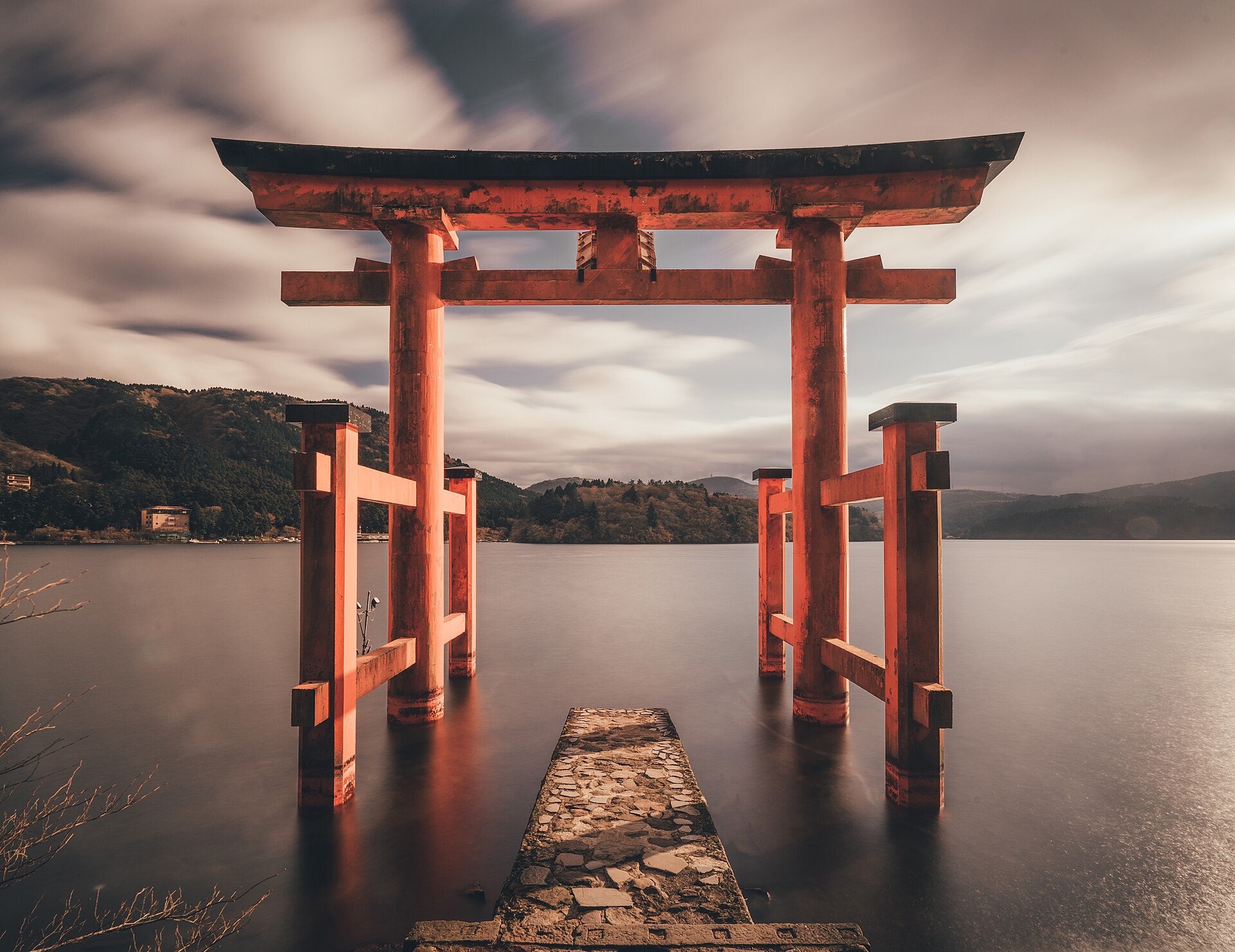 Hakone Shrine & Lake Torii