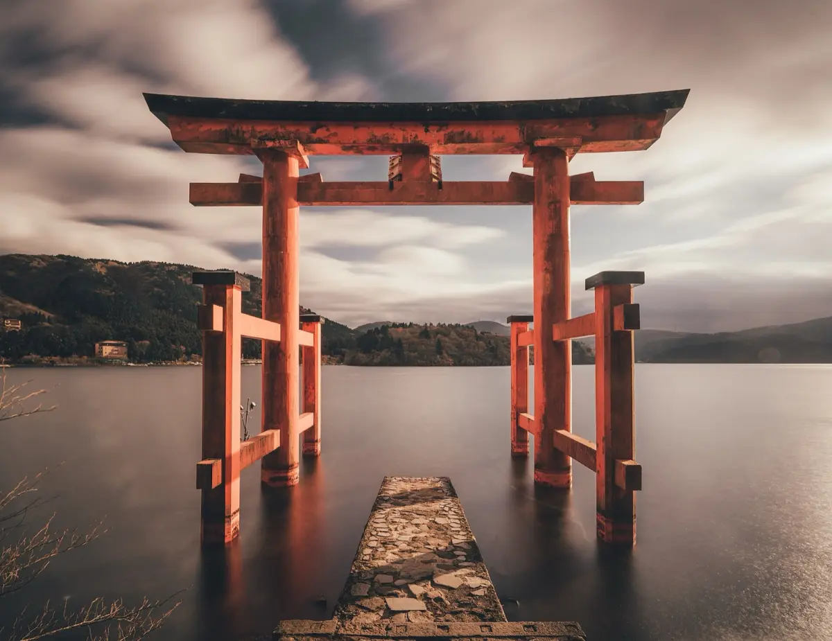 Hakone Shrine & Lake Torii