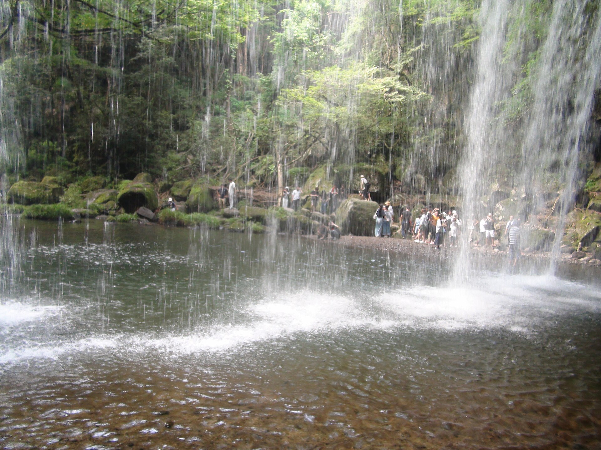 Nabegataki Falls